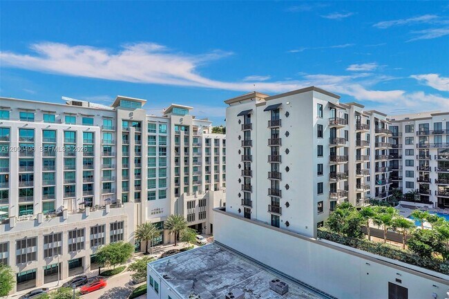 Building Photo - 301 Altara Ave