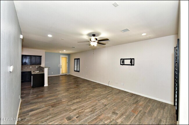 Building Photo - 13514 Hazlewood St