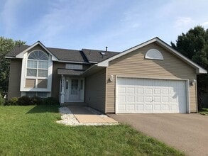 Building Photo - 4Bd*2Ba House in Farmington/Lakeville/AV Area! Avail. May 1st.