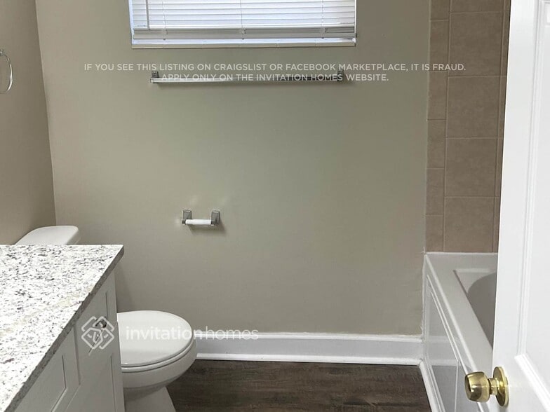 Building Photo - 2225 14th Ave SW