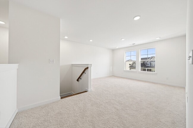 Building Photo - 404 Old Spg Ln