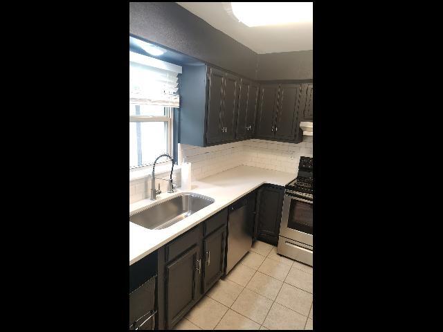 Building Photo - 401 Club Rd