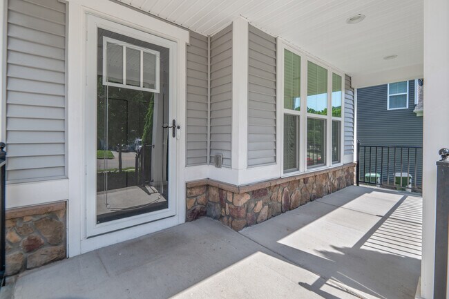 Building Photo - 16848 White Daisy Loop