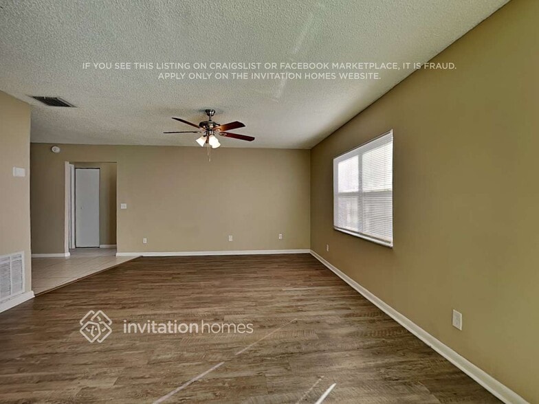 Building Photo - 234 Regal Park Dr