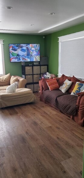 living room - 1439 W El Segundo Blvd