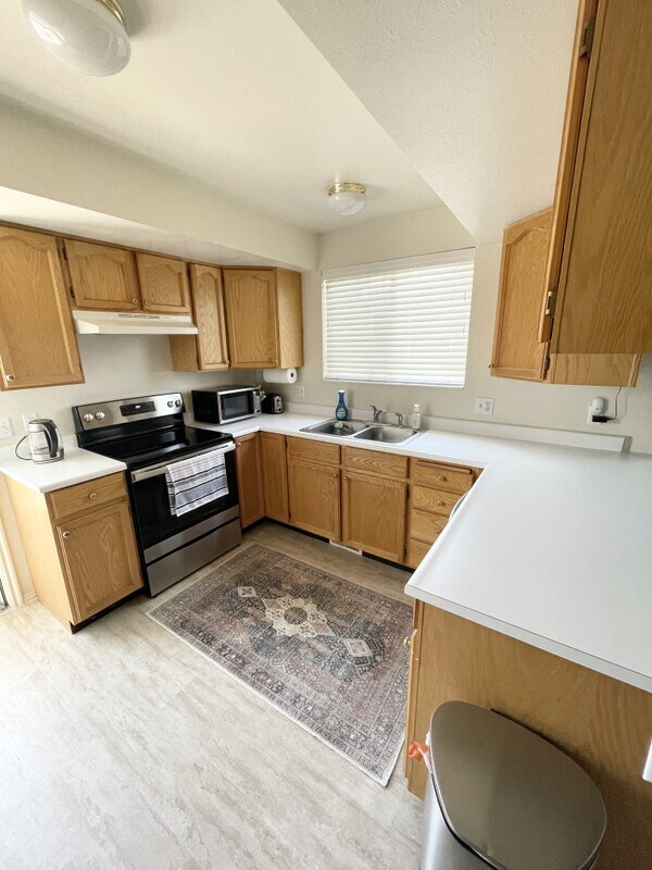 Building Photo - 464 E Acoma Rd