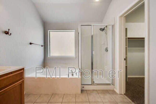 Building Photo - 4005 Ringdove Way