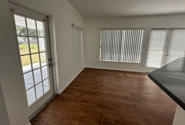 Building Photo - 3912 5th St Cir E