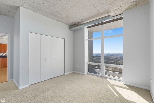 Building Photo - 700 N Larrabee St