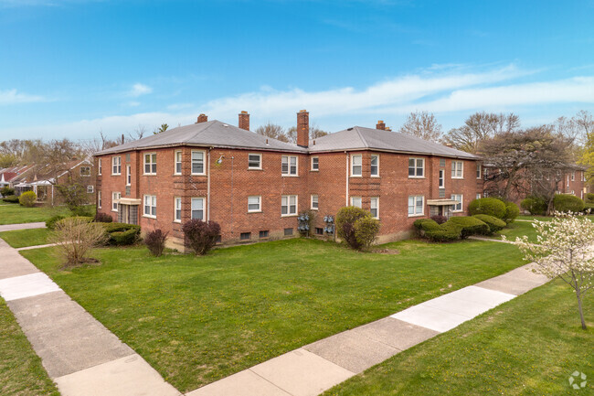 Rouge Park Apartments - Detroit Luxury Living Apartments