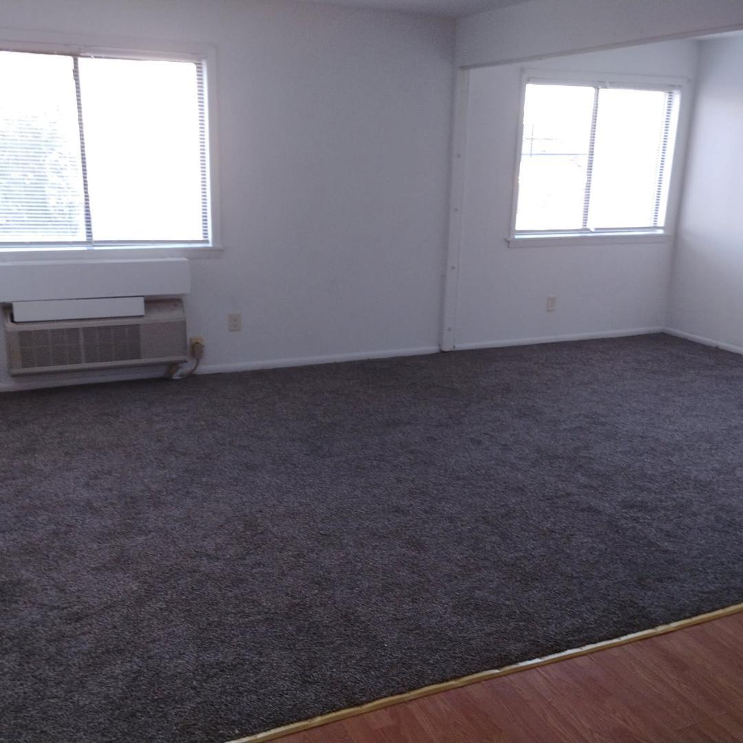 Living room w/den area - 1315 Noble Ave