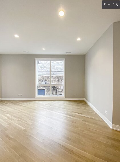 Building Photo - 1050 W Cornelia Ave