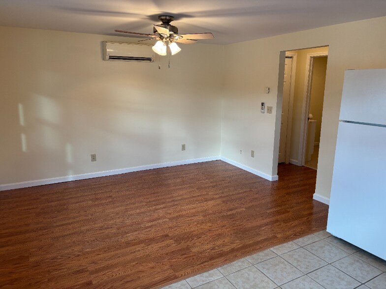 Building Photo - 499 NY-299