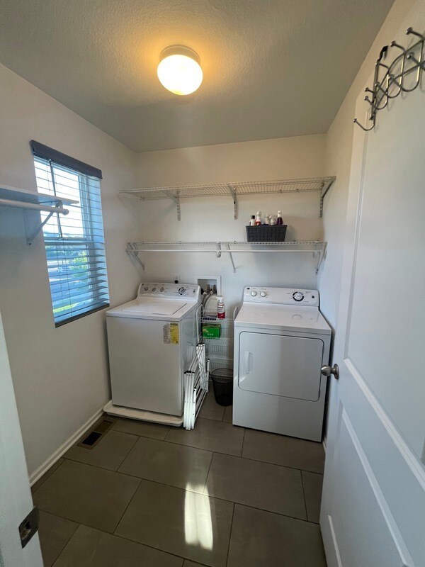 Building Photo - 4490 E 96th Pl