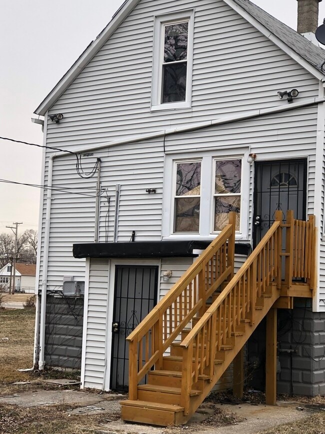 Primary Photo - 229 155th St