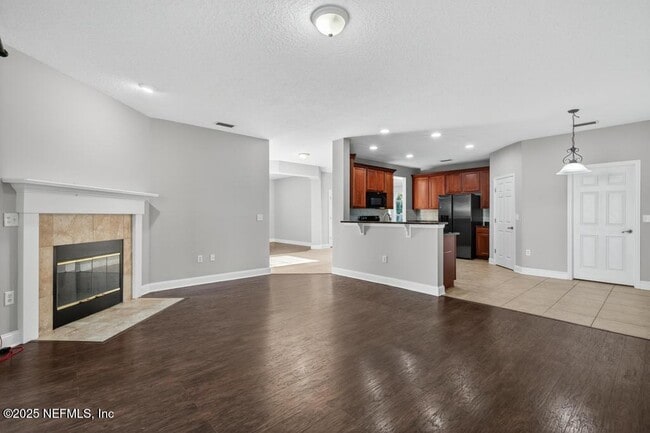 Building Photo - 612 Spruce Creek Rd