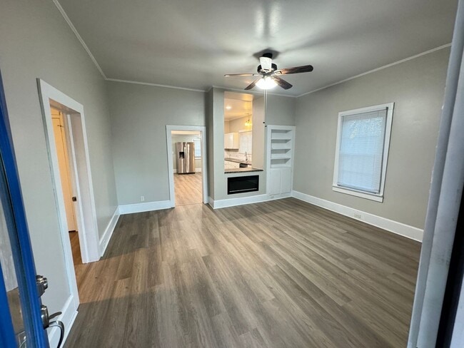 Building Photo - Fully remodeled, 2 bed 1 bath house, Walk to downtown Kannapolis!