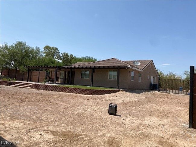 Building Photo - 1005 E McKnight Ave