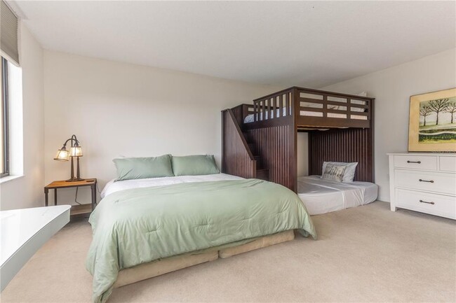 Building Photo - 700 Island Way