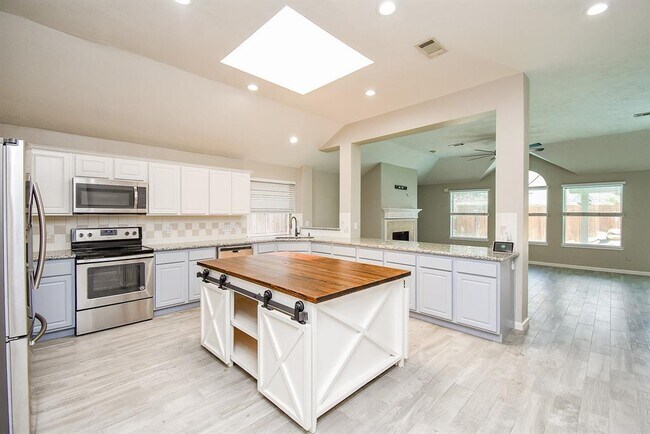 Building Photo - 23122 Beech Canyon Dr