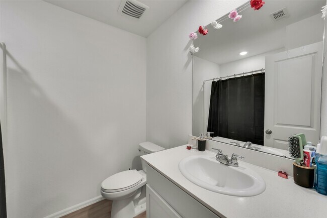 Building Photo - 27110 Breakaway Ln