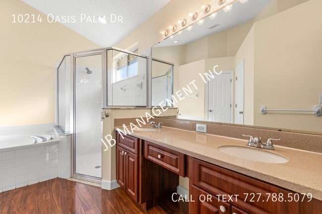 Building Photo - 10214 Oasis Palm Dr