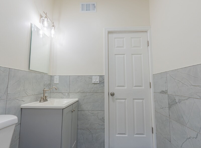 Building Photo - 122 Shephard Ave