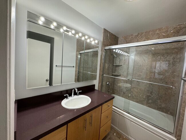 Building Photo - 1440 Veteran Ave