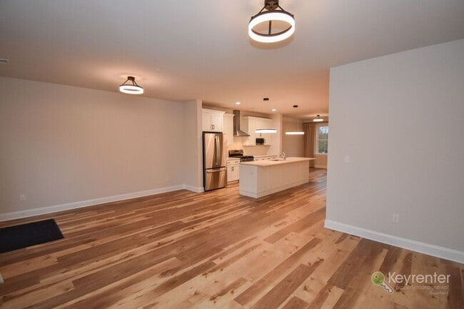 Building Photo - 320 Schadle Rd