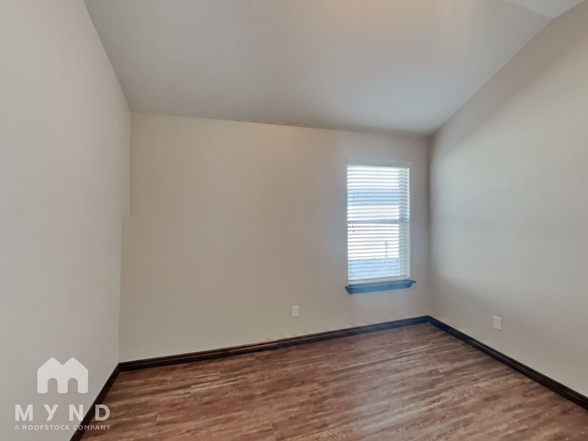 Building Photo - 1114 Merlin Dr