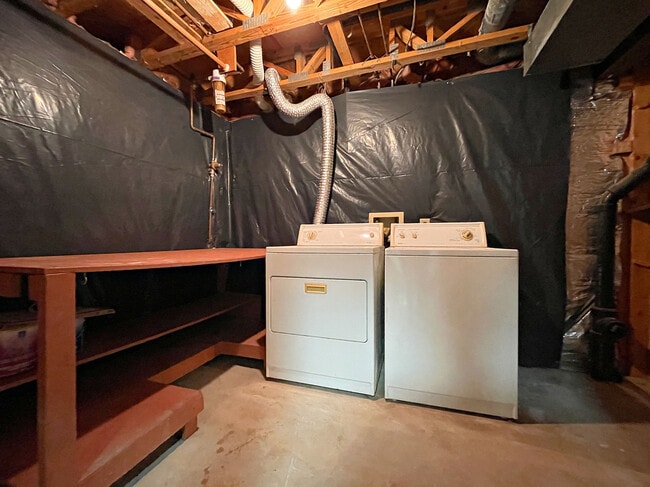 Building Photo - 7328 Summerland Dr