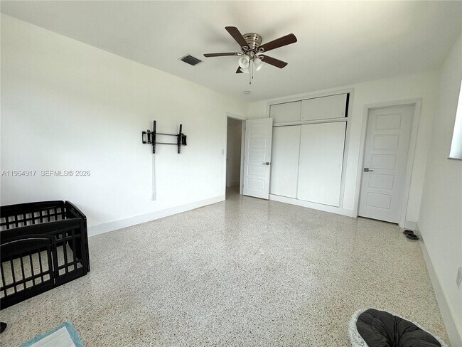 Building Photo - 30 NE 125th St