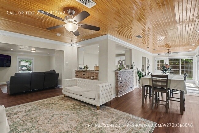 Building Photo - 412 Woodland Park Dr