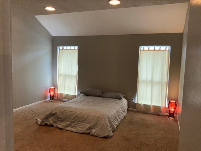 Building Photo - 614 Ellingham Dr