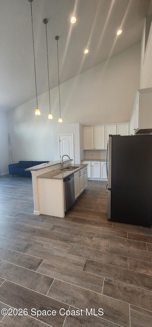 Building Photo - 92 Clemente Dr