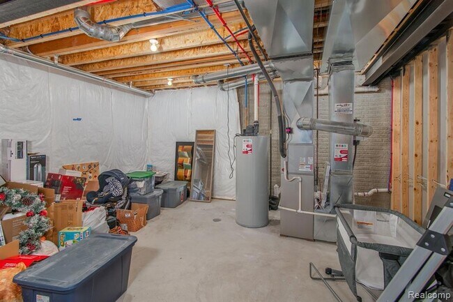 Building Photo - 53081 Enclave Cir
