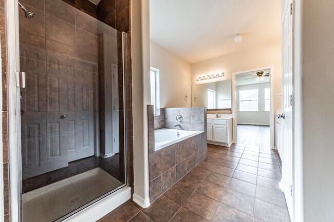 Building Photo - 913 Boxelder Pointe