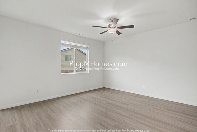 Building Photo - Modern Three Bedroom in Gresham's Newest Community!