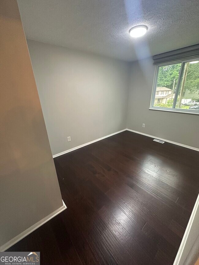 Building Photo - 2205 Mill Wood Ct NW
