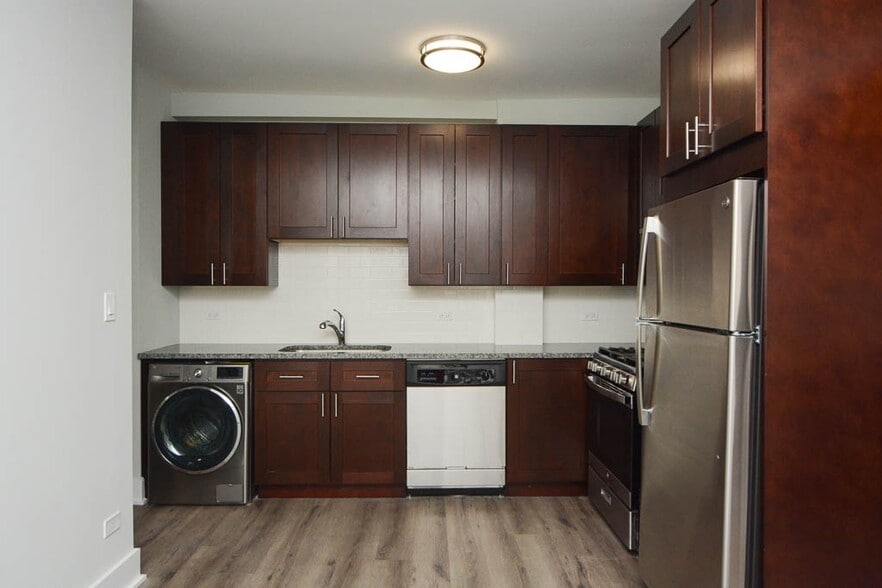 Building Photo - 730 St Johns Ave