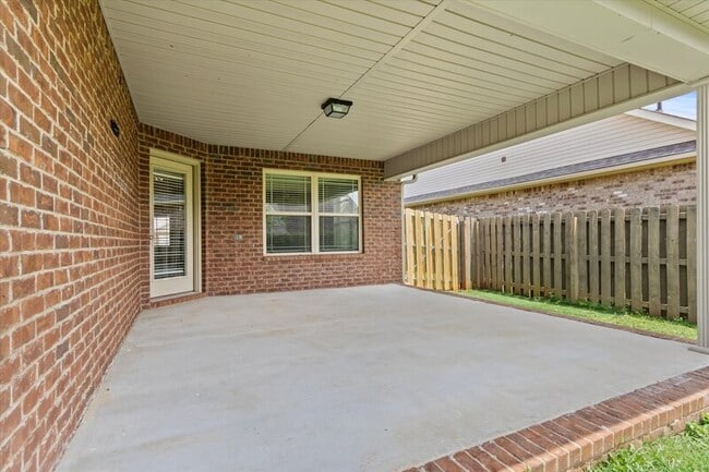 Building Photo - 127 Pembridge Ln
