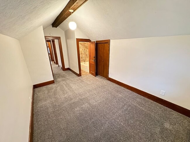 Building Photo - 1004 B St