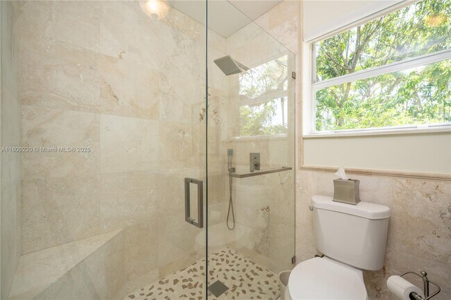 Building Photo - 2855 SW 17th Ave
