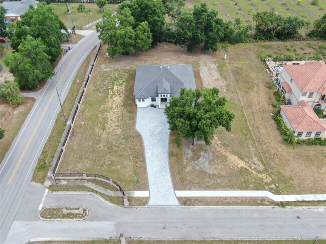 Building Photo - 11921 Fort King Hwy