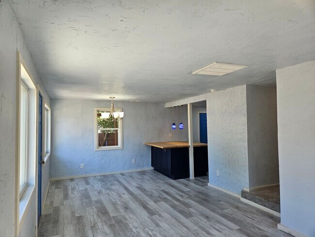 Building Photo - 2320 3rd St S