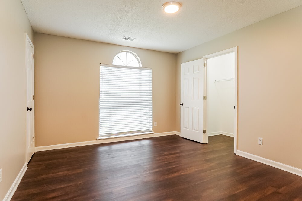 Building Photo - 215 Dolphin Ct