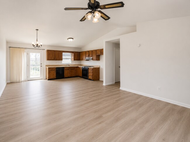 Building Photo - 3 Bed, 2 Bath Home with Large Driveway & Storage Shed