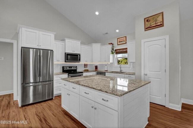 Building Photo - 469 Scrub Oaks Dr