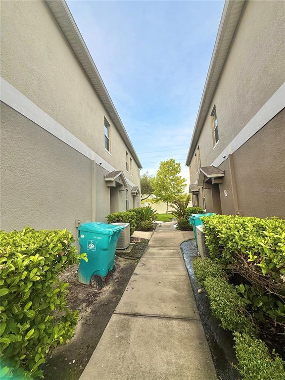 Building Photo - 6568 S Goldenrod Rd