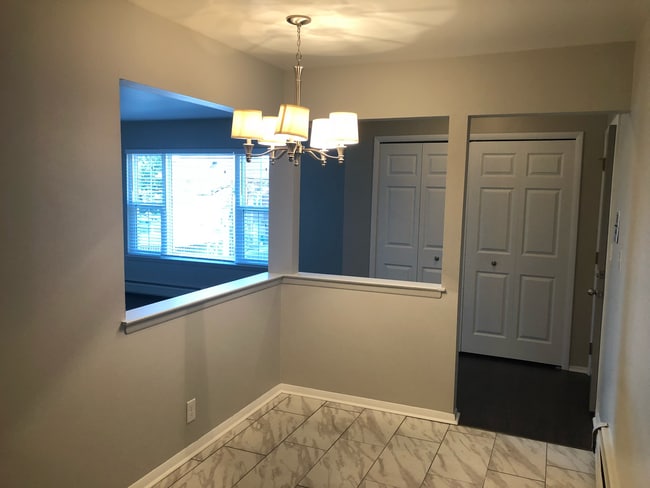 Building Photo - 2508 Inglis St